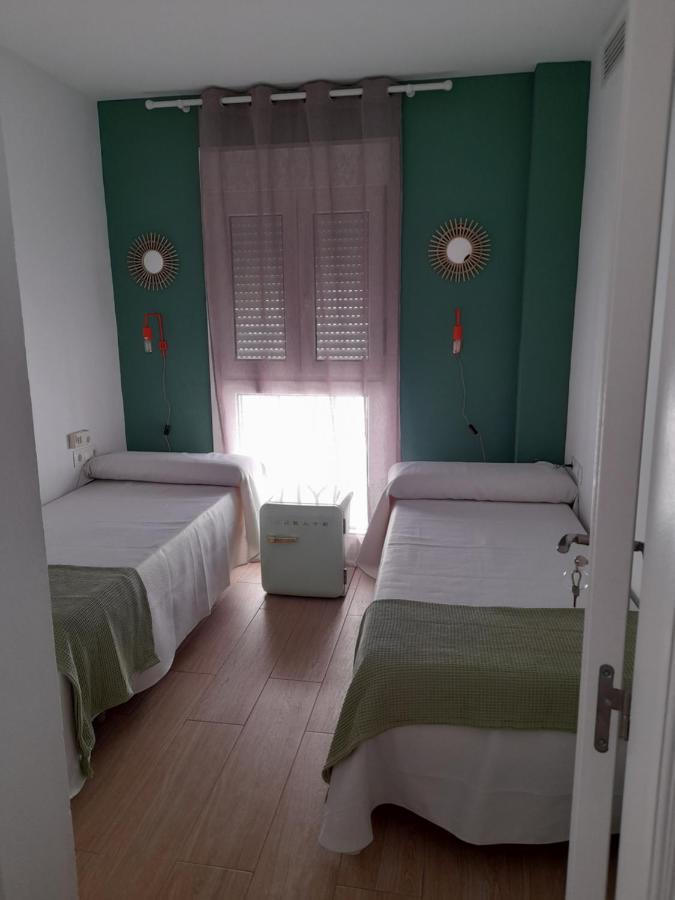 Hostal Casandra - Antiguo Hostal Los Valencianos Конил-де-ла-Фронтера Стая снимка