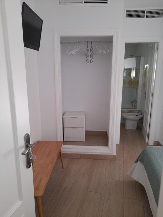 Hostal Casandra - Antiguo Hostal Los Valencianos Конил-де-ла-Фронтера Стая снимка