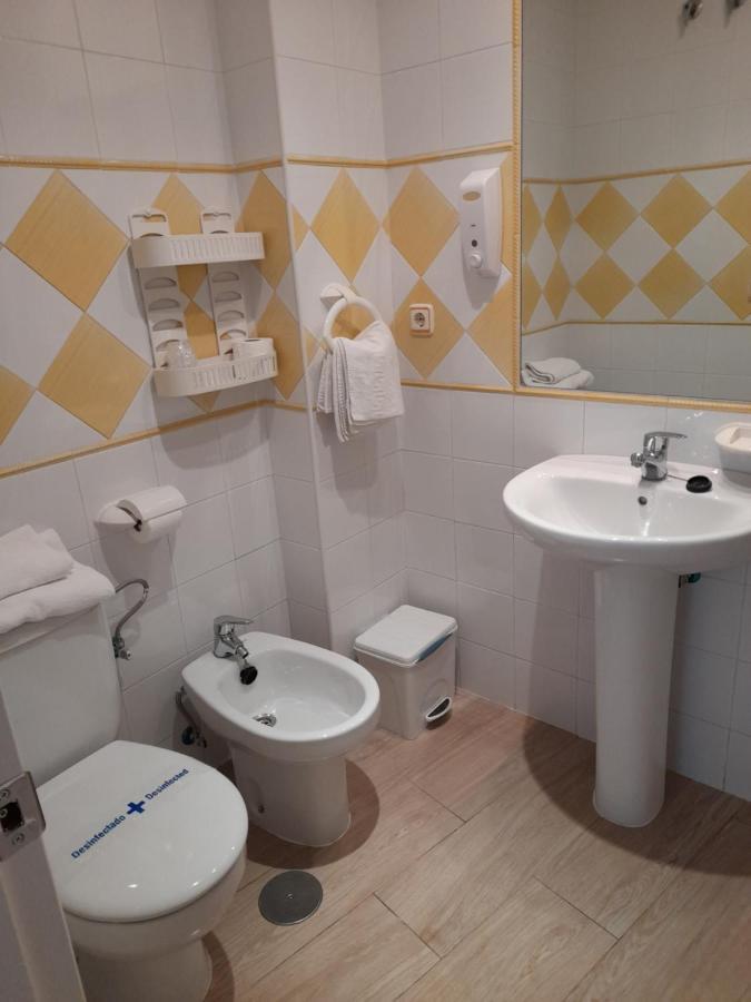 Hostal Casandra - Antiguo Hostal Los Valencianos Конил-де-ла-Фронтера Стая снимка